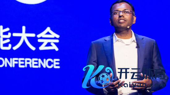 马逊网罗作事副总裁斯瓦米・西瓦苏布拉马尼亚恩发表言语。